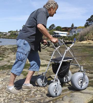 Wheeleez™ Arazi Tipi Rollator.